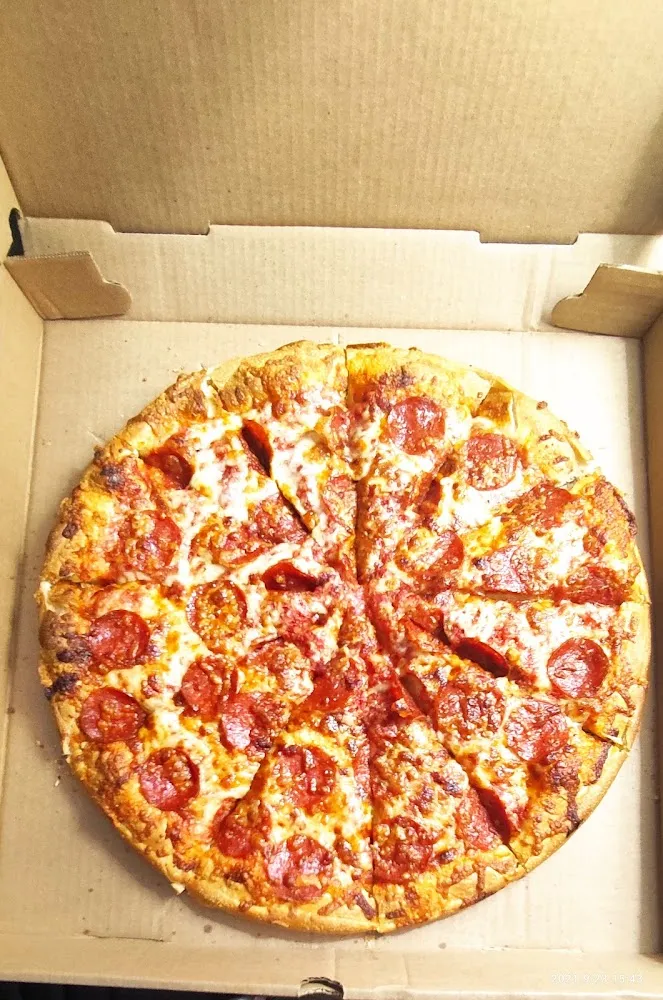 Large Pepperoni Pizza